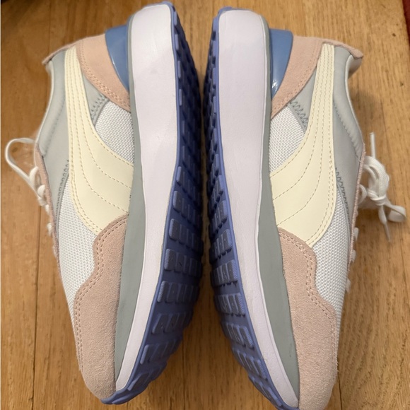 Puma Women's White and Light Pink Sneakers - Picture 2 of 5